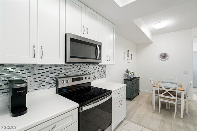 Building Photo - 9025 Colby Dr