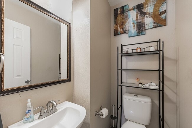 Building Photo - 3 BEDROOM AND 2.5 BATHROOMS PISD SCHOOL DISTRICT