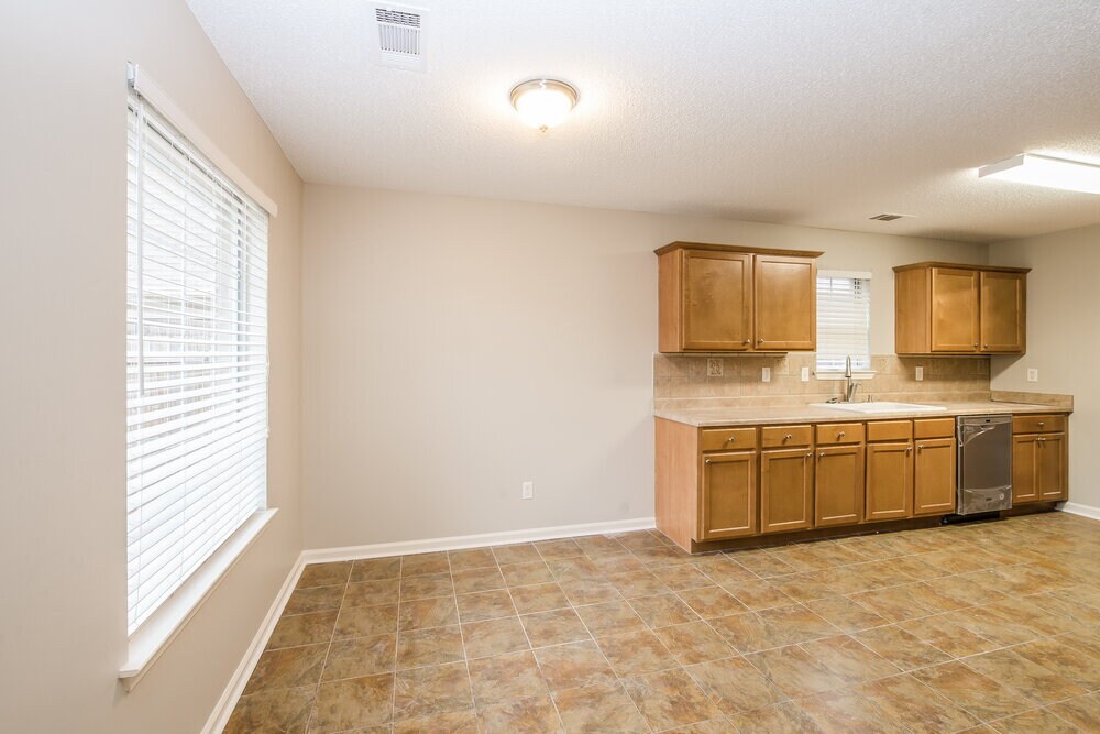 Building Photo - 10222 Evening Hill Dr
