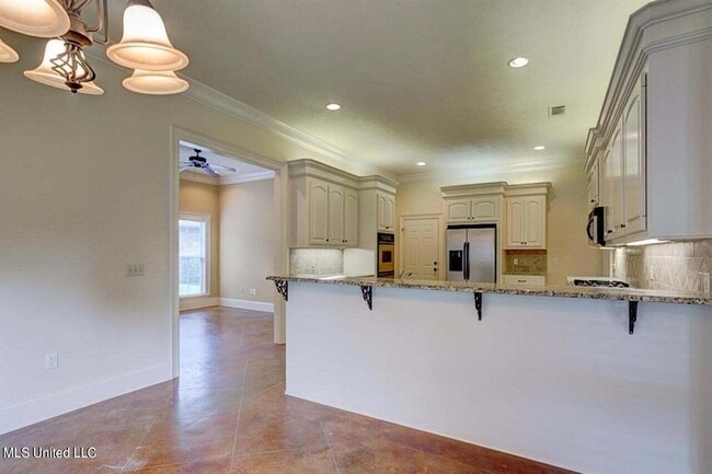 Building Photo - 143 Sonnett Cir