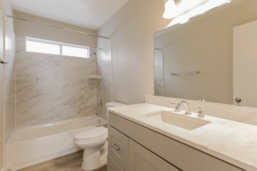 Building Photo - 1212 Autumn Ridge Cir