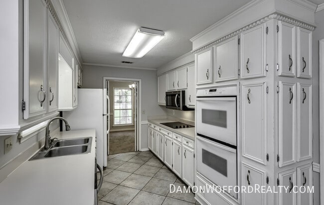Building Photo - 502 Pelahatchie Shore Dr