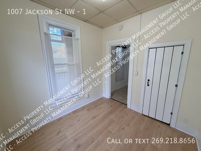 Building Photo - 1007 Jackson St NW