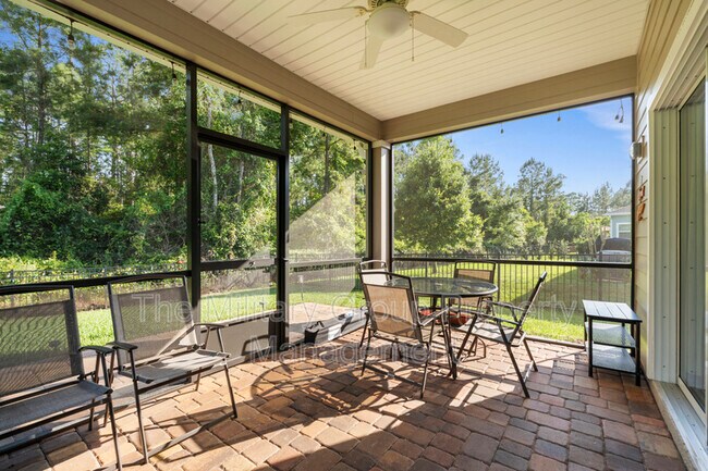 Building Photo - 383 St Vincent Dr