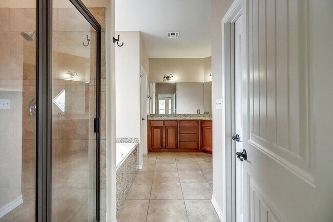 Building Photo - 2614 Wool Dr