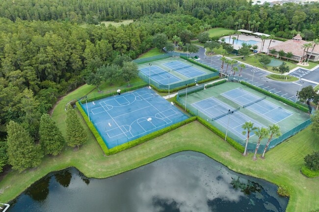 Building Photo - MOVE IN SPECIAL- 4/2.5 Town Home w/ Loft and Office in Harrington Pointe at Wyndham Lakes