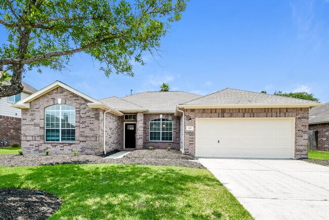 Building Photo - 403 Cedar Lake Dr