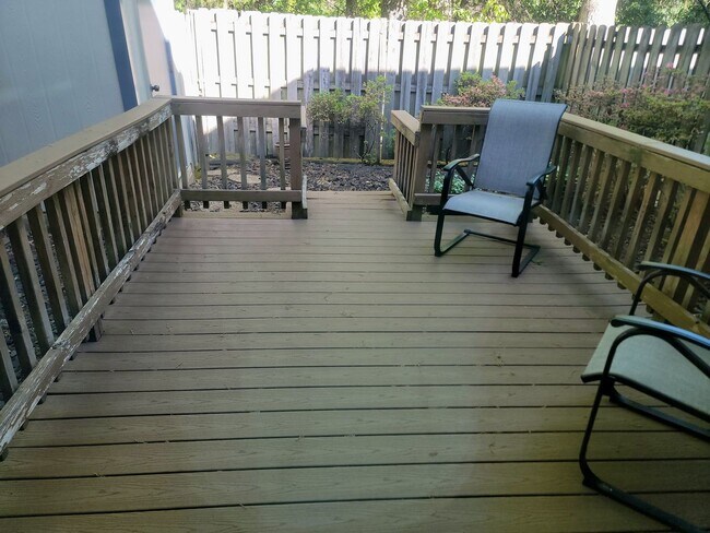 Building Photo - Great 2 Bedroom Townhouse for Rent in Western Henrico