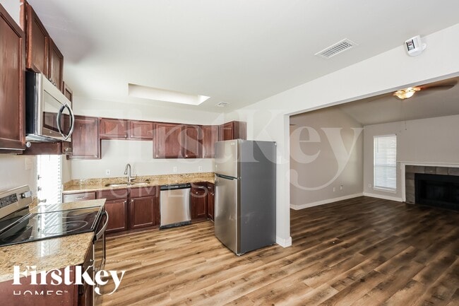 Building Photo - 600 Dayton Rd