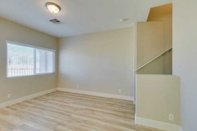 Building Photo - 3BDRM Townhome in Durango Trails community