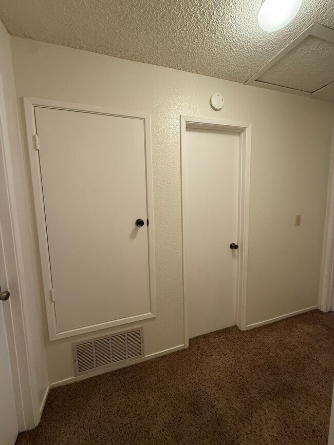 Building Photo - Large Two Story Condo with Two Car Detache...
