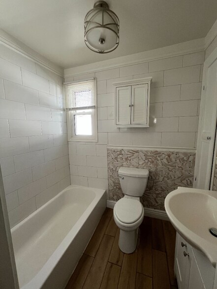 Building Photo - 10180 Count Dr