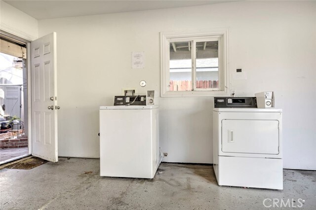 Building Photo - 6011 Bellaire Ave