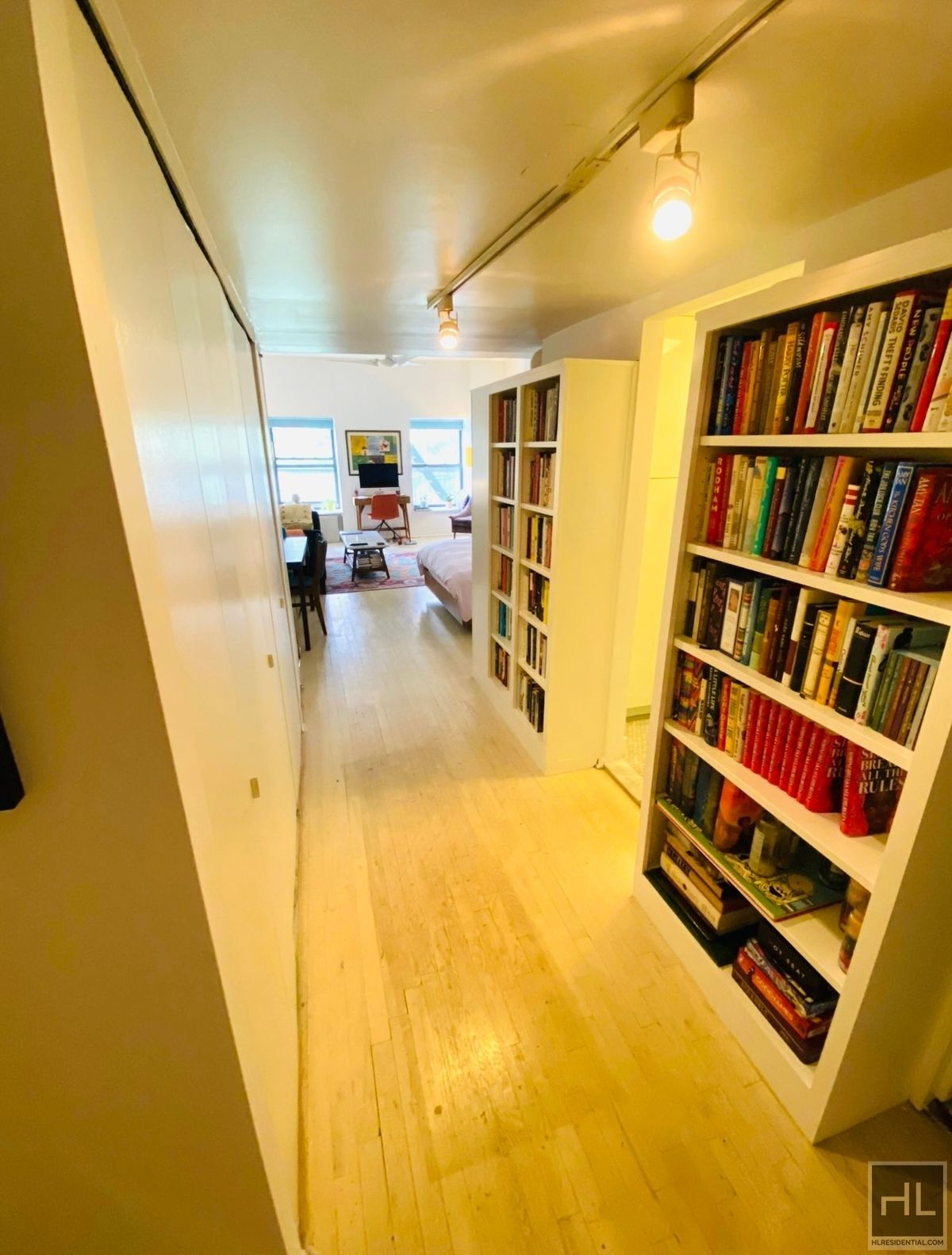 Building Photo - Beautiful Furnished Studio in Hell's Kitchen!