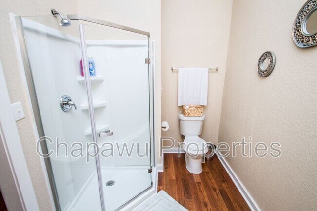 Building Photo - 121 Douglas Way St