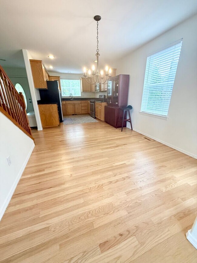 Building Photo - Must-see house in Poulsbo Forest Rock Hill...