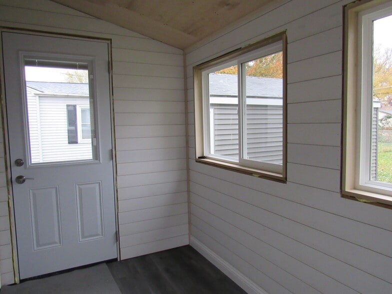 Building Photo - 240 5th St E