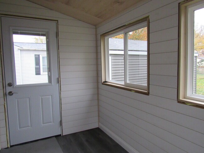 Building Photo - 240 5th St E