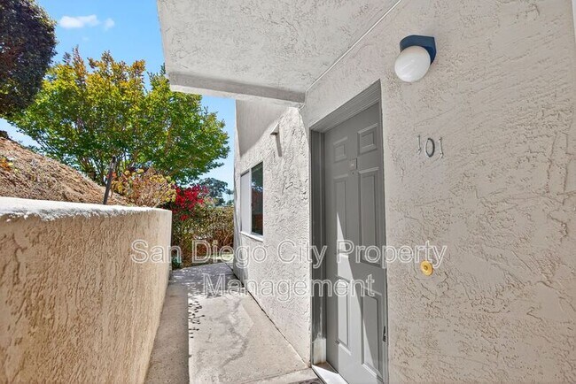 Building Photo - 4794 Arizona St