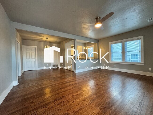 Building Photo - Must See 3 Bedroom/3 Bathroom Home near Edgemere Park
