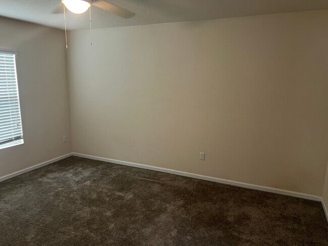 Building Photo - 239 Brooklet Cir