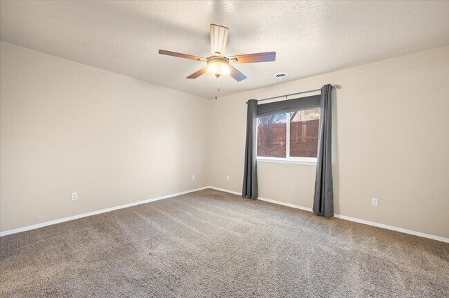 Building Photo - 3685 S Creekwood Way