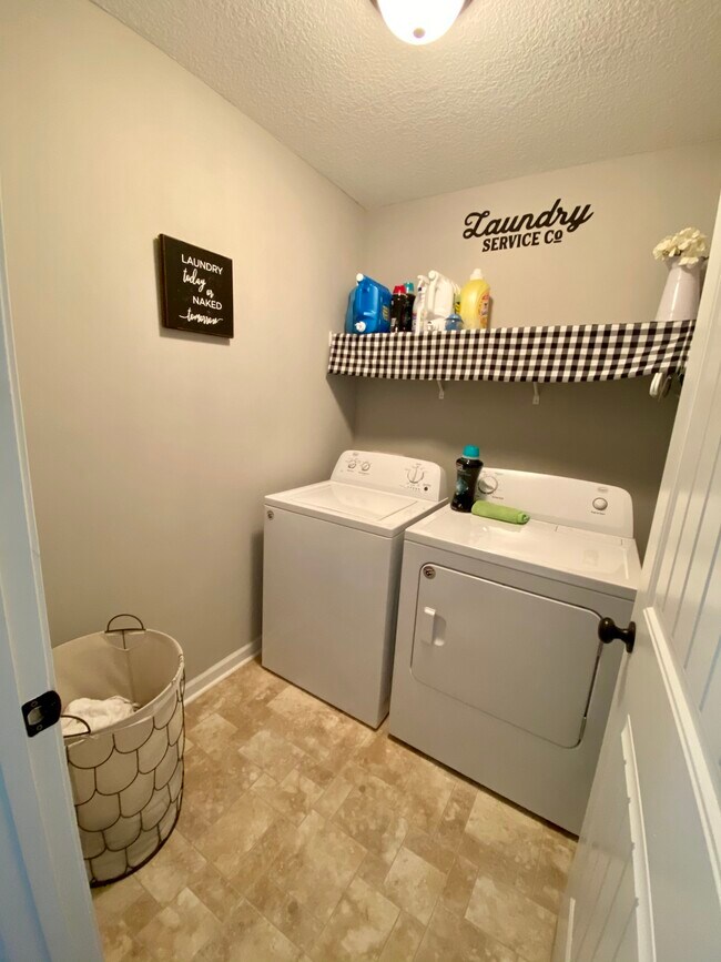 Building Photo - 1098 Marne Blvd