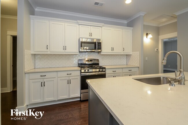 Building Photo - 1441 Valley Trace