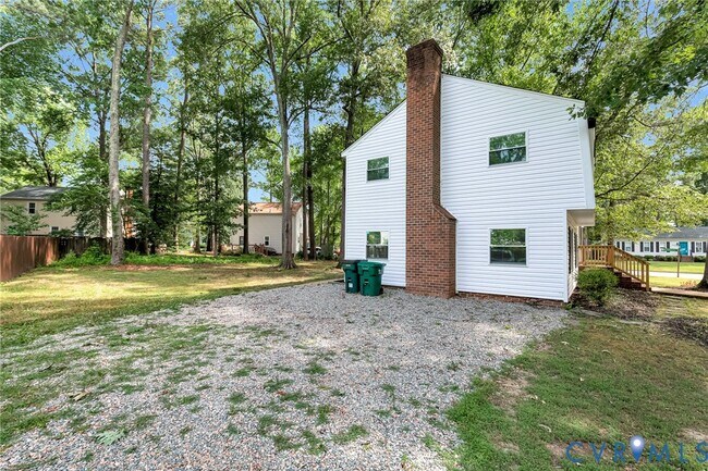 Building Photo - 9015 Covewood Rd