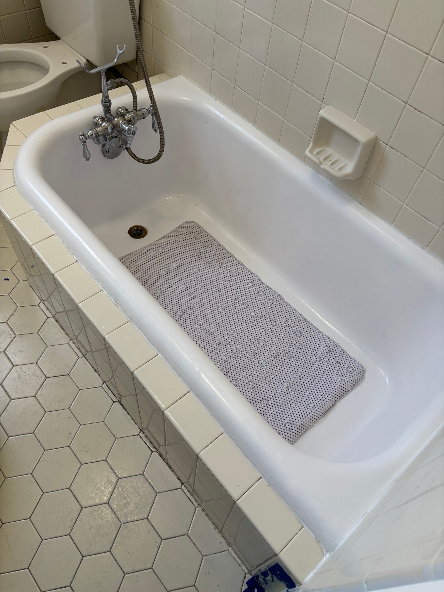 Tub - 571 N East Ave