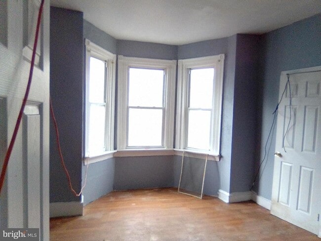 Building Photo - 3110 Custer St
