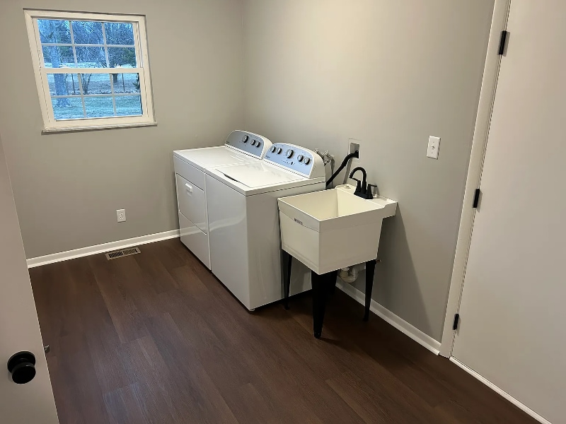 Building Photo - 2751 Hart Rd