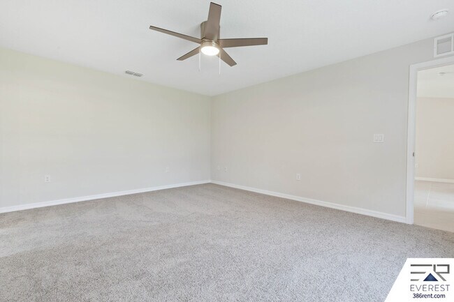 Building Photo - 18 Bressler Ln