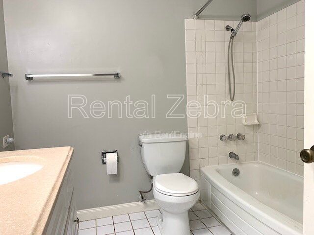 Building Photo - 1470 Creekside Dr