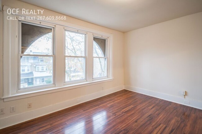 Building Photo - Spacious 1 Bed University City Apartment