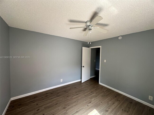 Building Photo - 1107 SW 83rd Ave