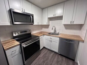 Building Photo - 1bed at Sparks Apartments - Newly remodeled!