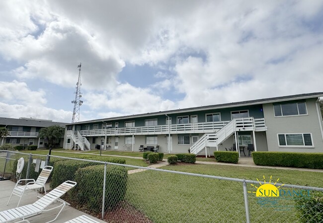 Building Photo - Renovated Waterfront Condo in Fort Walton ...