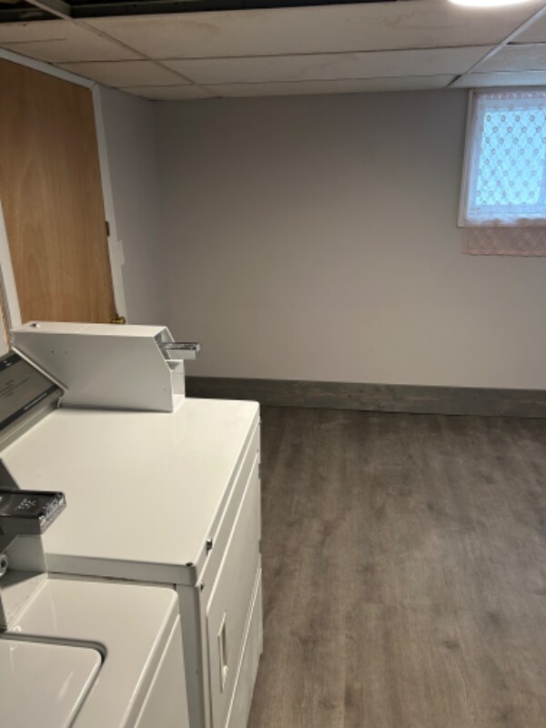 Building Photo - 220 4th Ave E