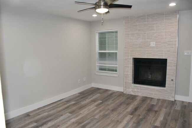 Building Photo - 1814 Rawhide Loop