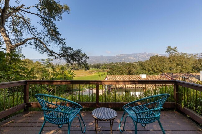 Building Photo - 4015 Lago Dr
