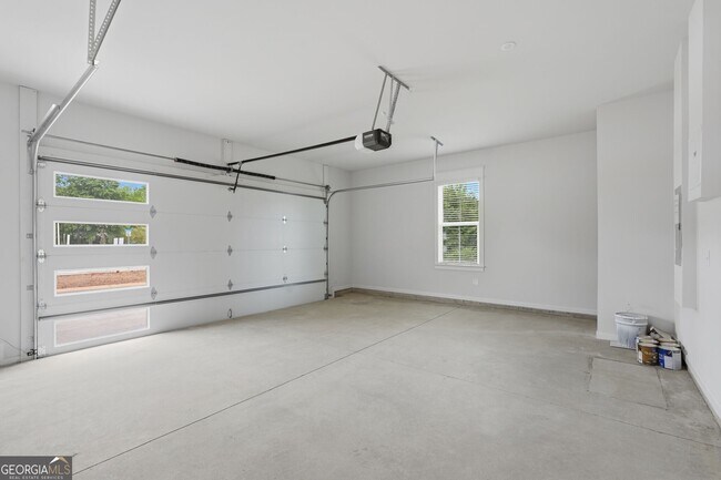 Building Photo - 331 Orchid St