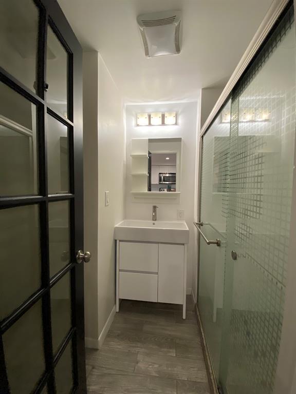 Building Photo - 5802 Circulo Dr
