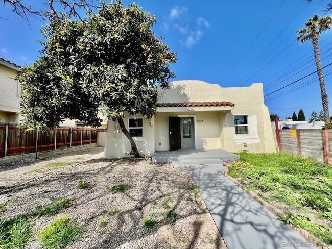 Building Photo - 554 Glover Ave