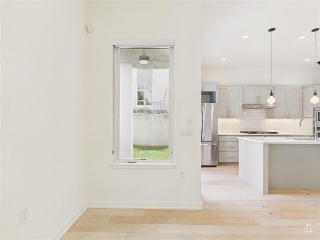 Building Photo - 3306 Cantwell Ln