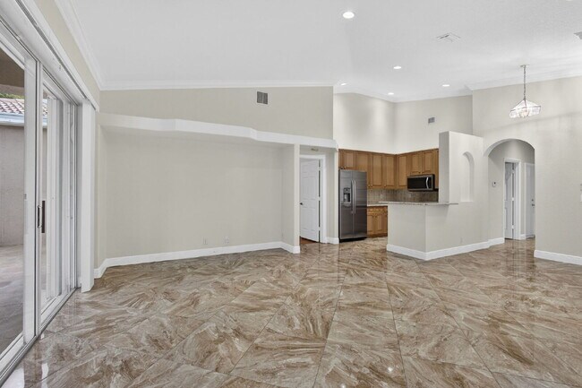 Building Photo - Beautiful & Spacious 3 Bedroom and 2 Bathroom with 2 Car garage and covered patio Home in West Pa...