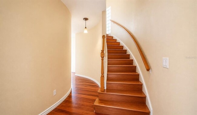 Building Photo - 357 Fairway Pointe Cir