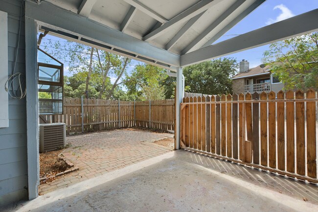Building Photo - 6001 Westcreek Dr