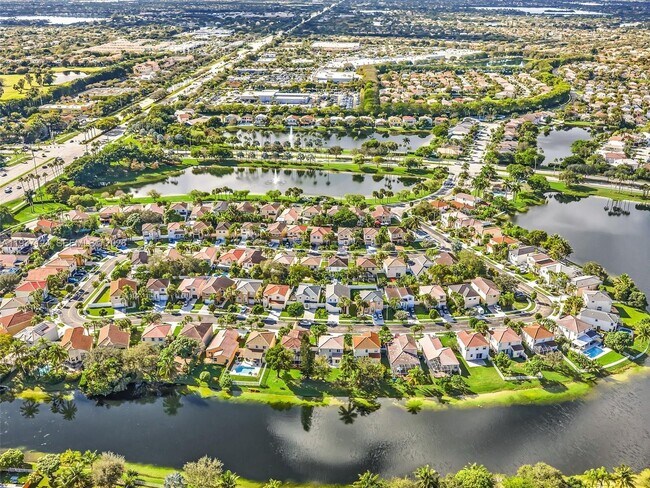 Building Photo - 357 NW 154 Ave