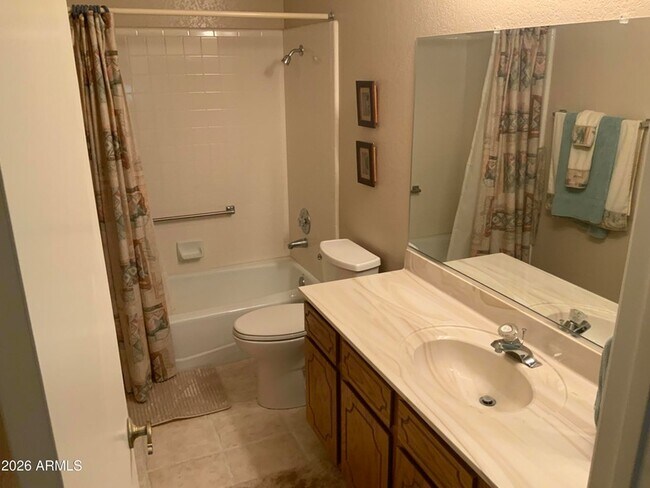 Building Photo - 2311 S Farnsworth Dr